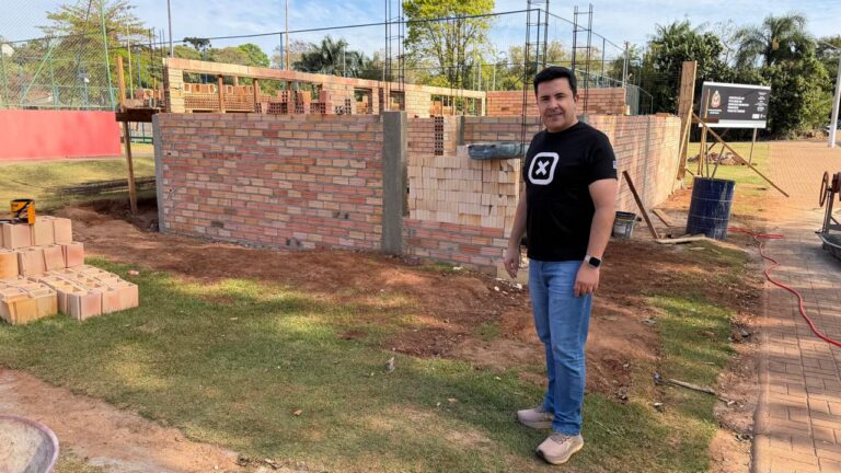 Obra de vestiários e banheiros avança no Complexo Esportivo Francisco Viana